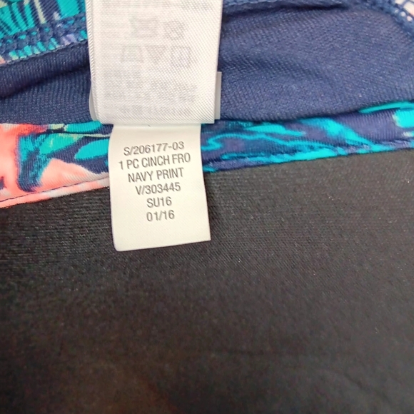 Old Navy Women’s Floral One Piece Swimsuit - Picture 3 of 14